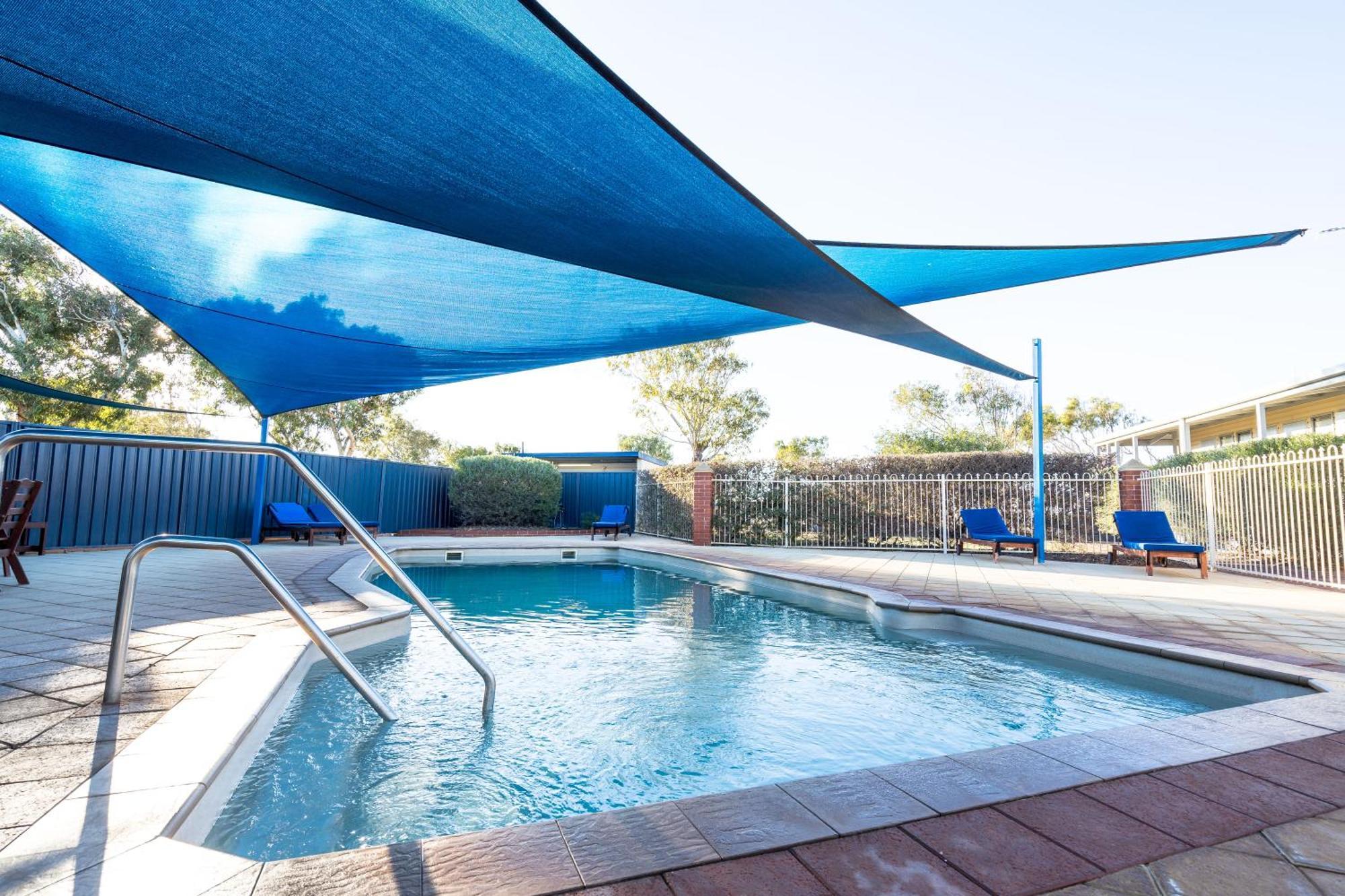 מלון קארנארבון Coral Coast Tourist Park מראה חיצוני תמונה