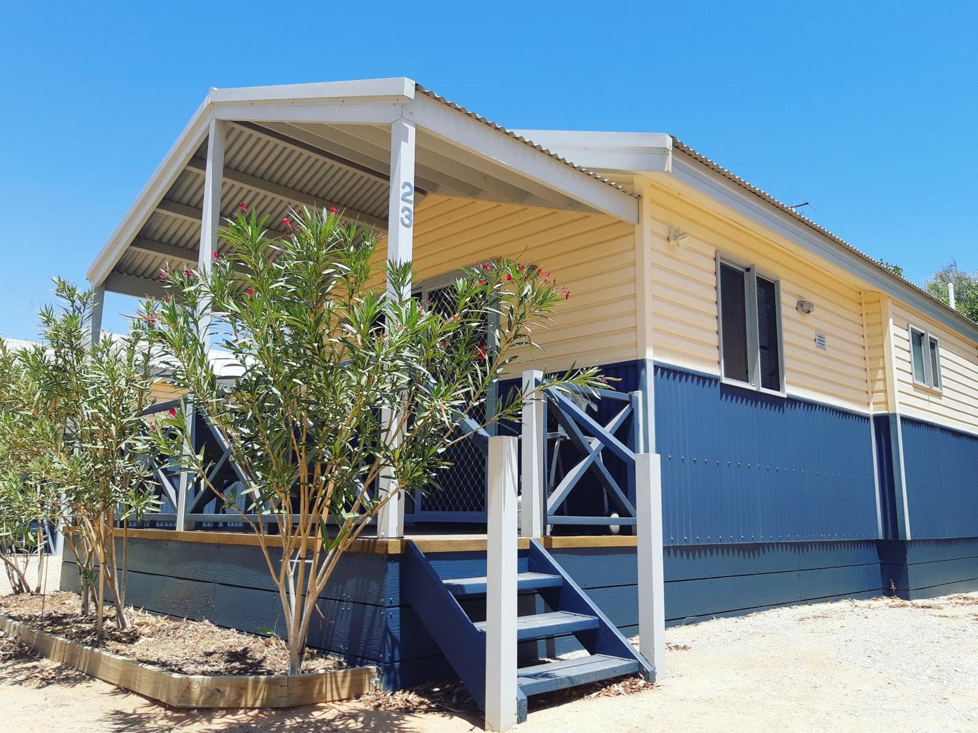 מלון קארנארבון Coral Coast Tourist Park מראה חיצוני תמונה