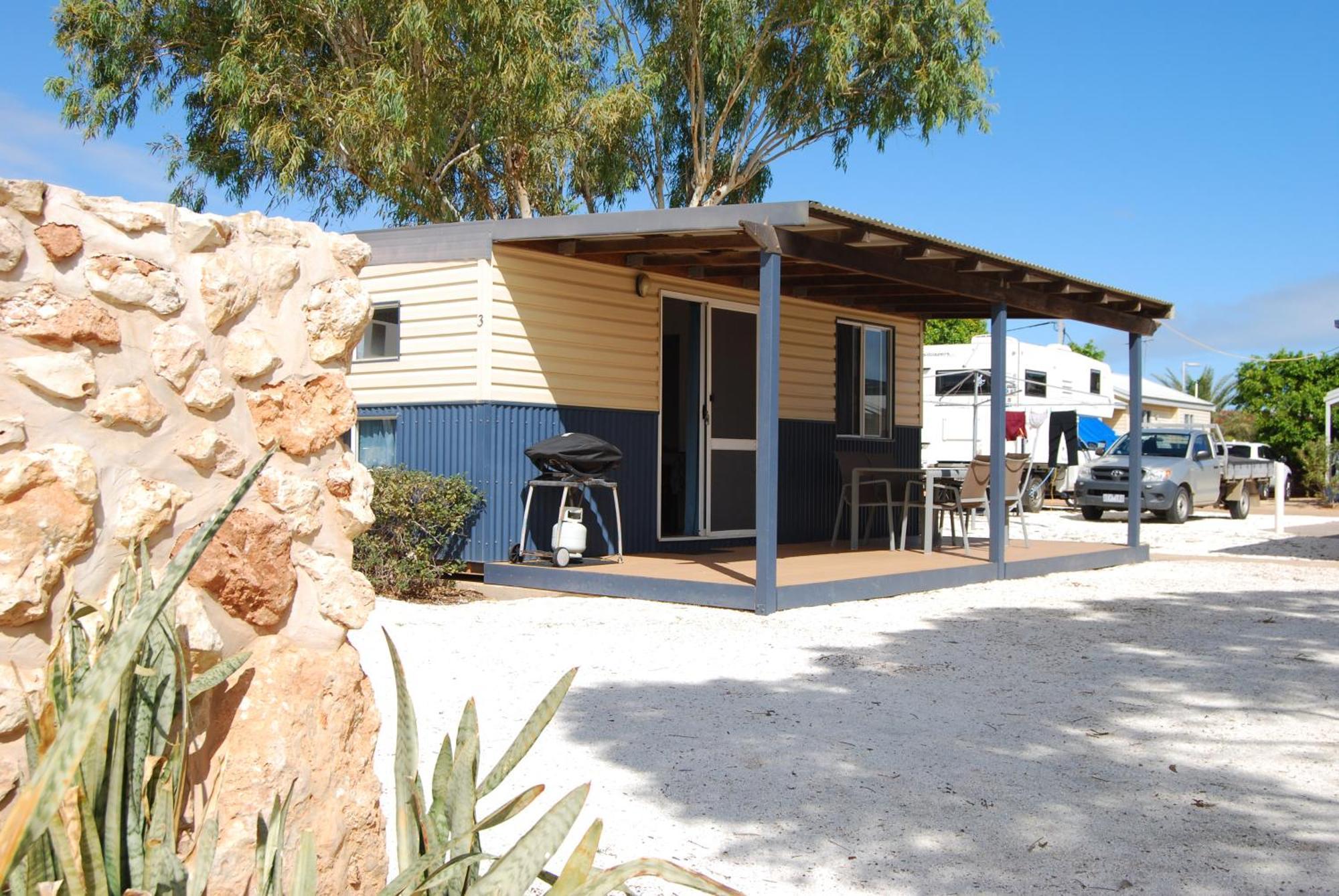מלון קארנארבון Coral Coast Tourist Park מראה חיצוני תמונה